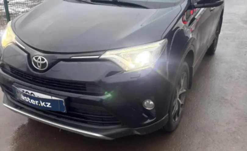 Toyota RAV4 2017 года за 11 500 000 тг. в Петропавловск