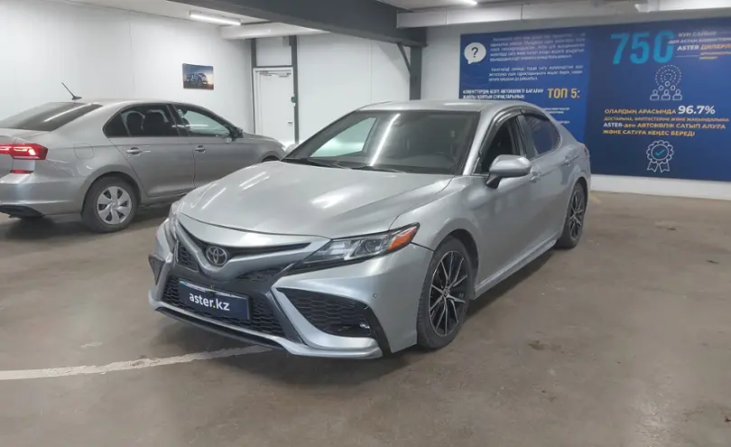 Toyota Camry 2020 года за 12 000 000 тг. в Астана