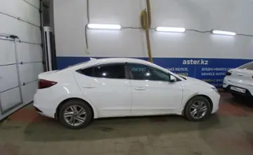 Hyundai Elantra 2019 года за 7 000 000 тг. в Астана фото 4