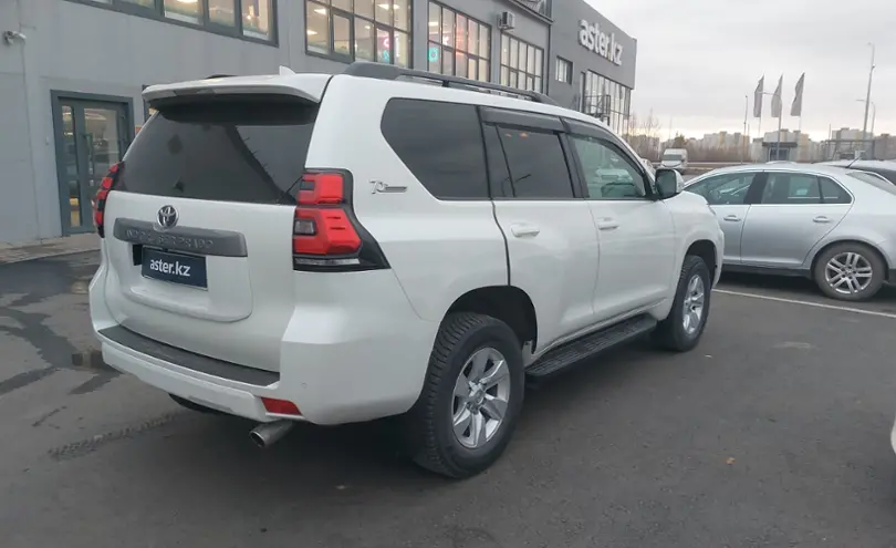 Toyota Land Cruiser Prado 2022 года за 28 000 000 тг. в Астана фото 3