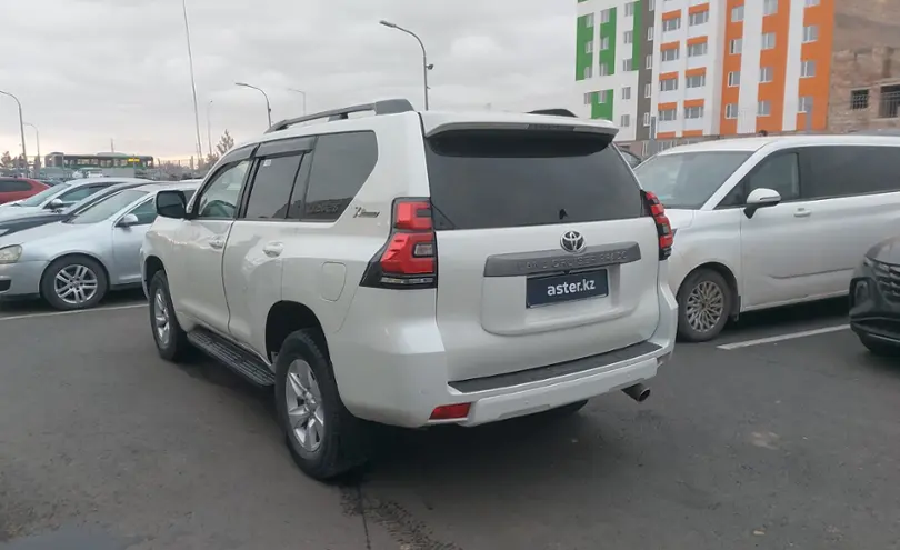 Toyota Land Cruiser Prado 2022 года за 28 000 000 тг. в Астана фото 4