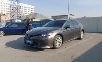 Toyota Camry 2018 года за 10 500 000 тг. в Шымкент фото 1