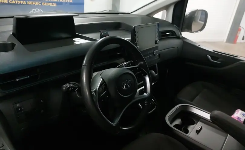 Hyundai Staria 2022 года за 17 500 000 тг. в Астана фото 5