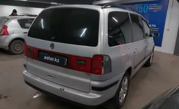 Volkswagen Sharan 2002 года за 1 600 000 тг. в Астана фото 3