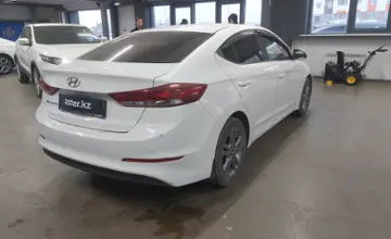 Hyundai Elantra 2018 года за 8 000 000 тг. в Астана фото 3