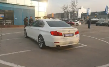 BMW 5 серии 2015 года за 11 000 000 тг. в Алматы фото 4