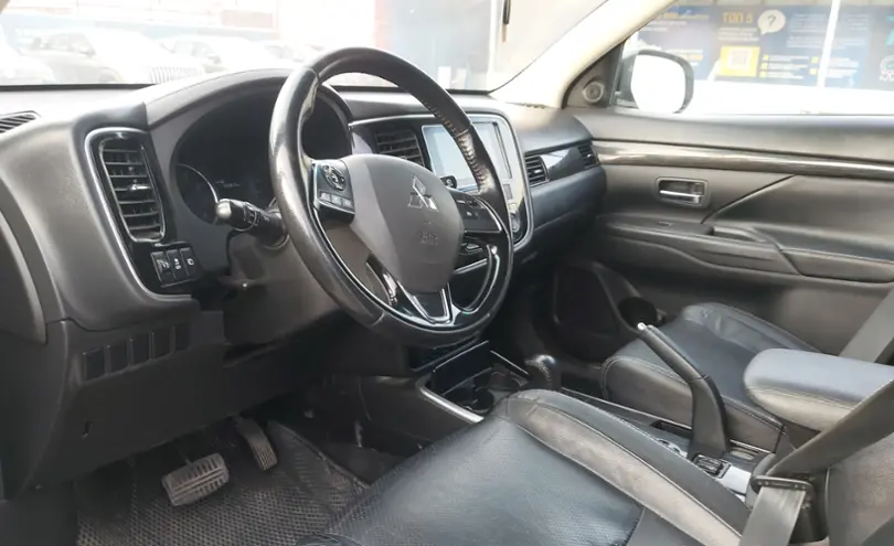 Mitsubishi Outlander 2019 года за 11 500 000 тг. в Шымкент фото 5
