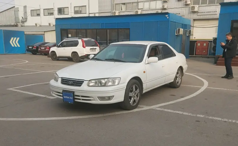 Toyota Camry 2001 года за 3 000 000 тг. в Алматы