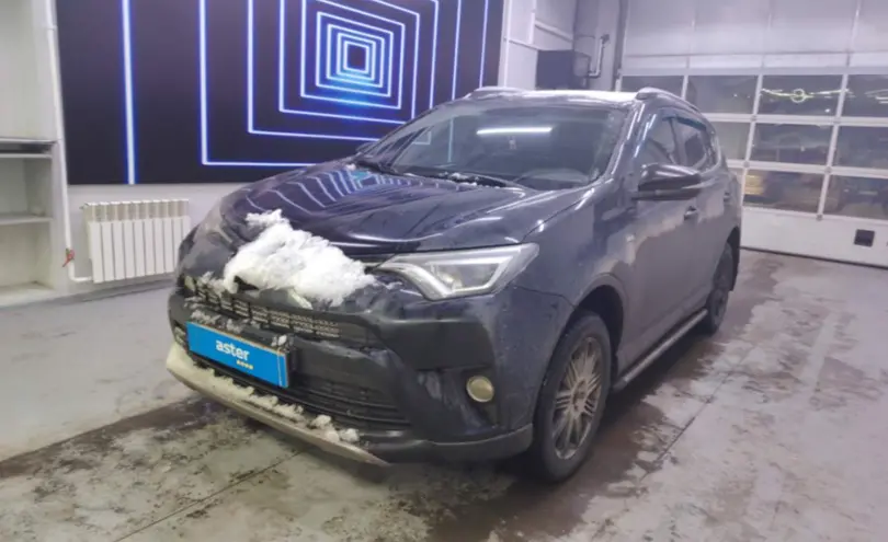 Toyota RAV4 2017 года за 12 000 000 тг. в Павлодар