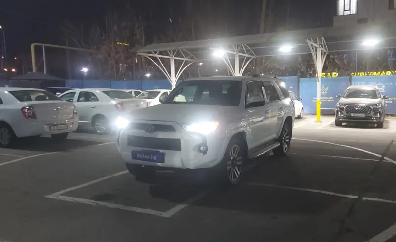 Toyota 4Runner 2019 года за 22 000 000 тг. в Алматы