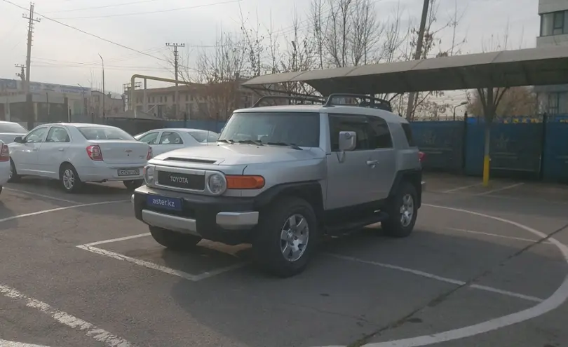 Toyota FJ Cruiser 2006 года за 15 000 000 тг. в Алматы