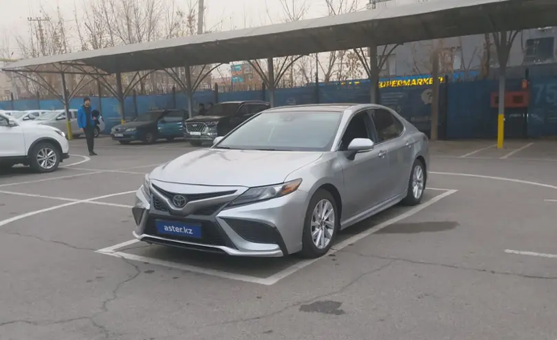Toyota Camry 2021 года за 14 000 000 тг. в Алматы