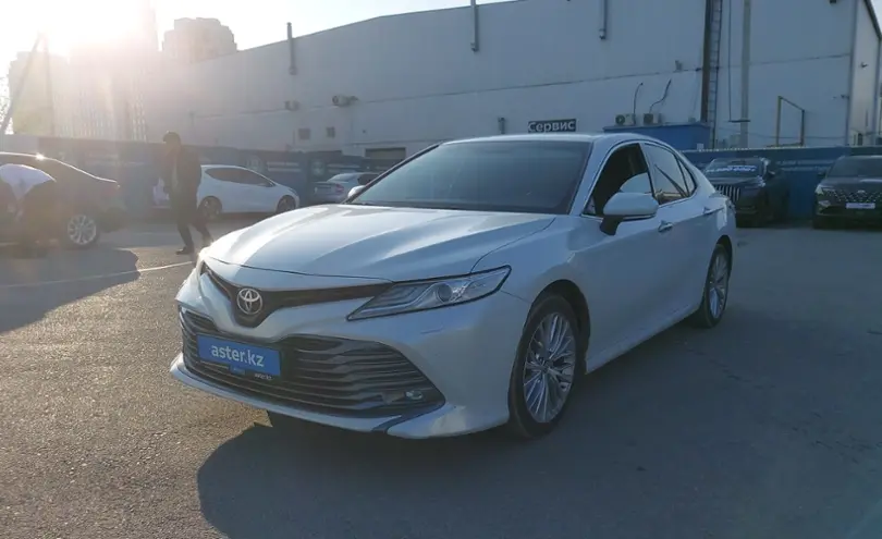 Toyota Camry 2018 года за 15 000 000 тг. в Шымкент