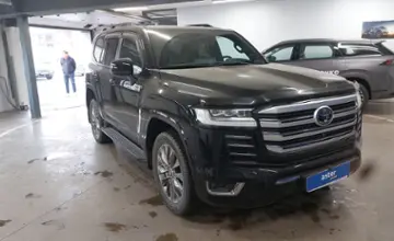 Toyota Land Cruiser 2022 года за 53 000 000 тг. в Астана фото 2