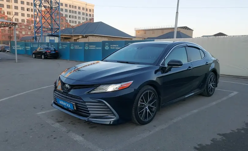 Toyota Camry 2021 года за 11 040 000 тг. в Шымкент