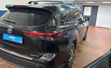 Toyota Highlander 2022 года за 23 000 000 тг. в Астана