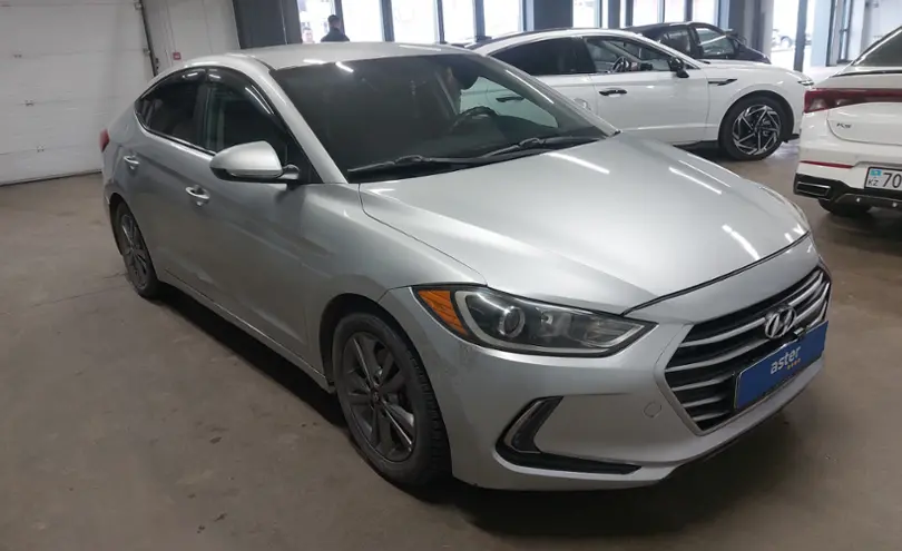Hyundai Elantra 2018 года за 8 000 000 тг. в Астана фото 2