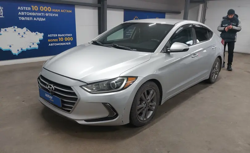Hyundai Elantra 2018 года за 8 000 000 тг. в Астана