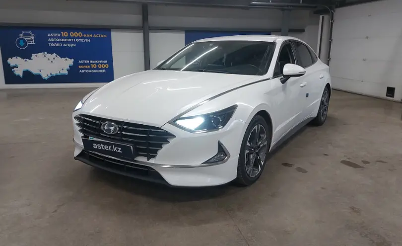 Hyundai Sonata 2019 года за 10 000 000 тг. в Астана
