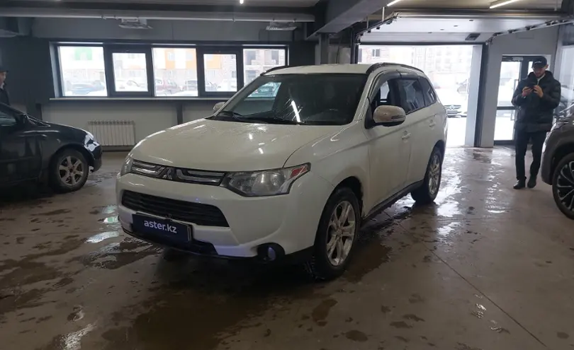 Mitsubishi Outlander 2013 года за 7 500 000 тг. в Астана