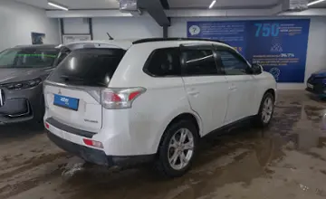 Mitsubishi Outlander 2013 года за 7 500 000 тг. в Астана фото 3