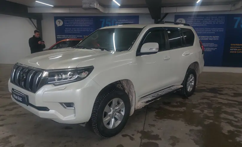 Toyota Land Cruiser Prado 2023 года за 28 000 000 тг. в Астана
