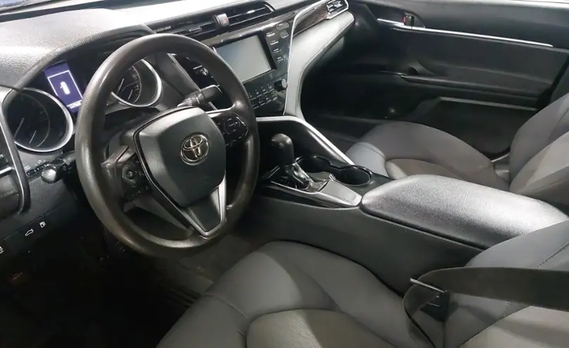 Toyota Camry 2018 года за 11 500 000 тг. в Астана фото 5