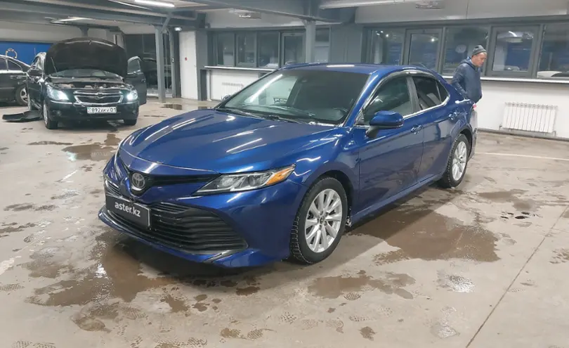 Toyota Camry 2018 года за 12 000 000 тг. в Астана