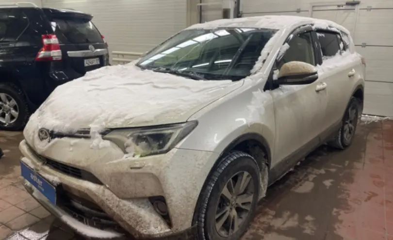 Toyota RAV4 2016 года за 10 000 000 тг. в Астана