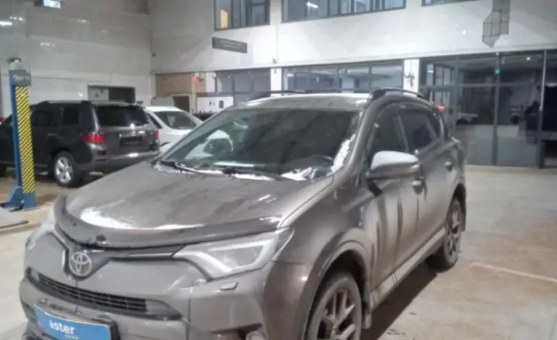 Toyota RAV4 2018 года за 12 300 000 тг. в Караганда