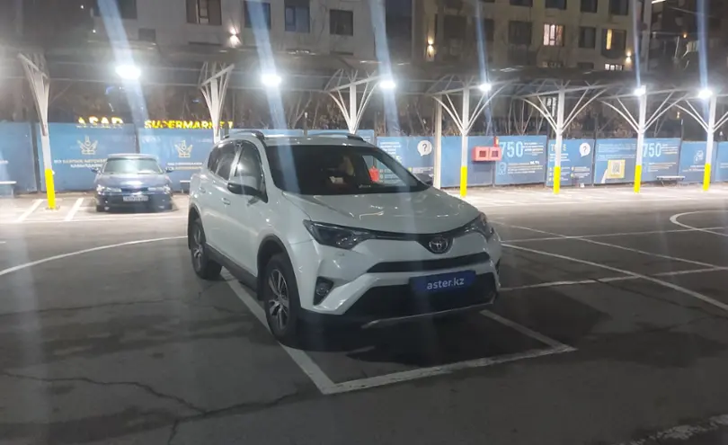 Toyota RAV4 2017 года за 14 000 000 тг. в Алматы фото 2