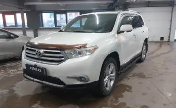 Toyota Highlander 2013 года за 13 500 000 тг. в Астана фото 1