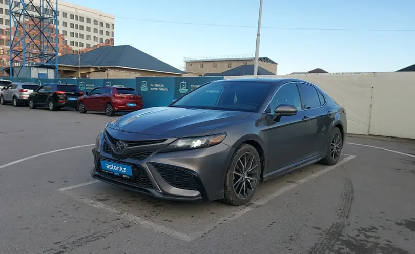 Toyota Camry 2021 года за 13 500 000 тг. в Шымкент