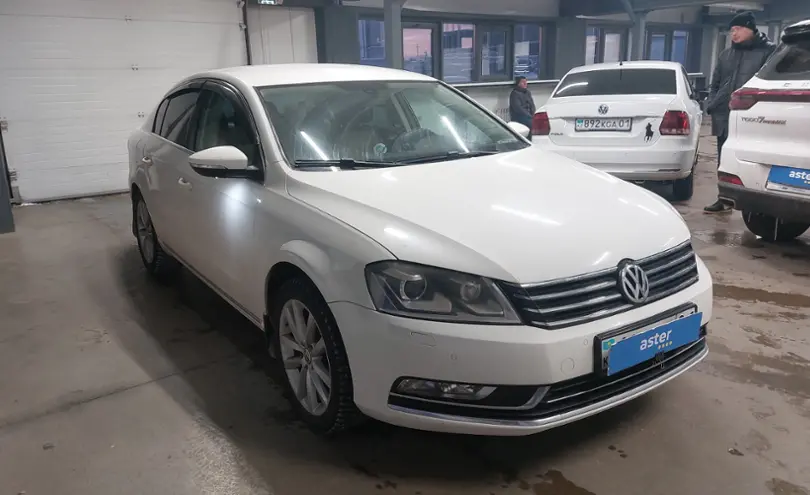 Volkswagen Passat 2014 года за 8 000 000 тг. в Астана фото 2