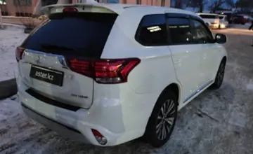 Mitsubishi Outlander 2022 года за 12 500 000 тг. в Костанай