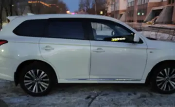 Mitsubishi Outlander 2022 года за 12 500 000 тг. в Костанай фото 4