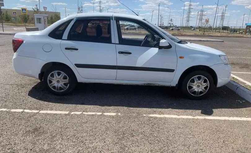 LADA (ВАЗ) Granta 2013 года за 2 500 000 тг. в Астана фото 2
