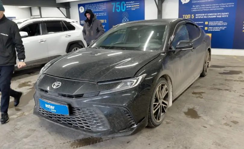 Toyota Camry 2024 года за 19 300 000 тг. в Астана
