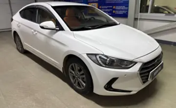 Hyundai Elantra 2018 года за 7 000 000 тг. в Уральск фото 3