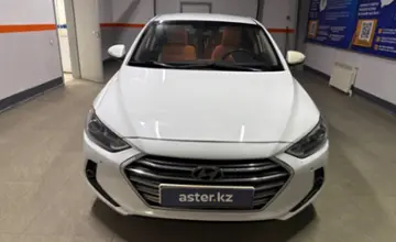Hyundai Elantra 2018 года за 7 000 000 тг. в Уральск фото 2