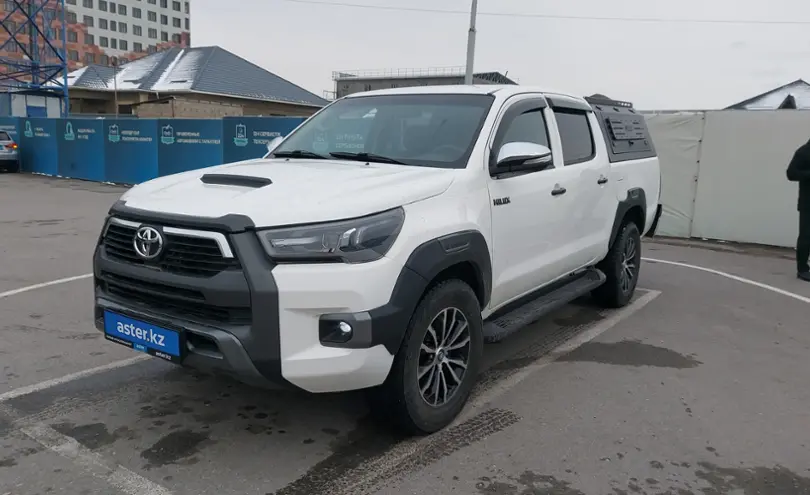 Toyota Hilux 2014 года за 16 000 000 тг. в Шымкент
