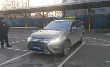 Mitsubishi Outlander 2019 года за 11 000 000 тг. в Алматы фото 1