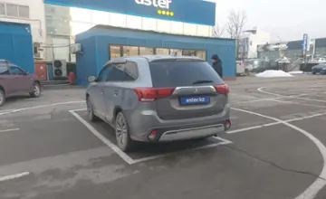 Mitsubishi Outlander 2019 года за 11 000 000 тг. в Алматы фото 4