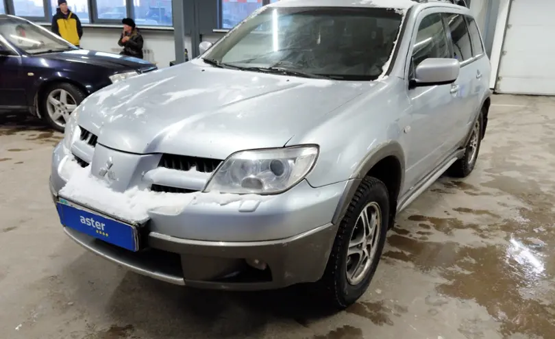 Mitsubishi Outlander 2004 года за 3 500 000 тг. в Астана