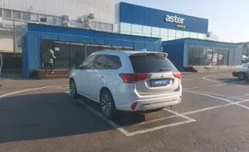 Mitsubishi Outlander 2022 года за 10 000 000 тг. в Алматы фото 4