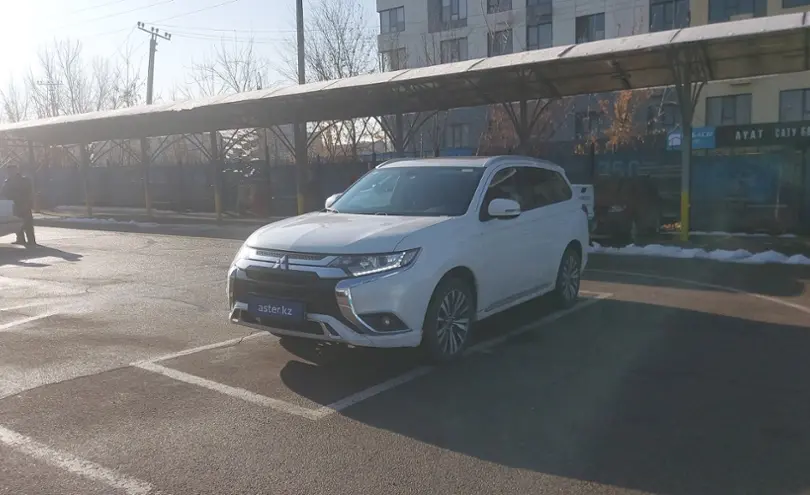 Mitsubishi Outlander 2022 года за 10 000 000 тг. в Алматы