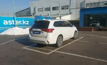 Mitsubishi Outlander 2022 года за 10 000 000 тг. в Алматы фото 3