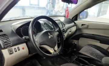 Mitsubishi L200 2011 года за 5 500 000 тг. в Астана фото 5