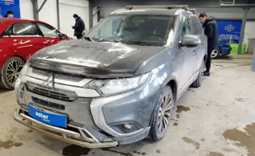 Mitsubishi Outlander 2019 года за 10 000 000 тг. в Астана фото 1