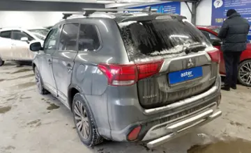 Mitsubishi Outlander 2019 года за 10 000 000 тг. в Астана фото 4